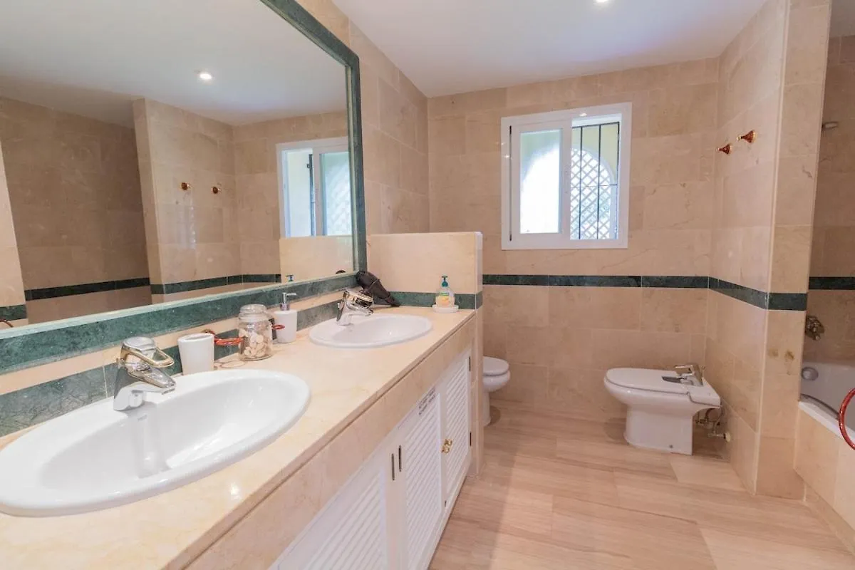 Hp103 - Spacious 2 Bed Ground Floor Marbella Apartamento